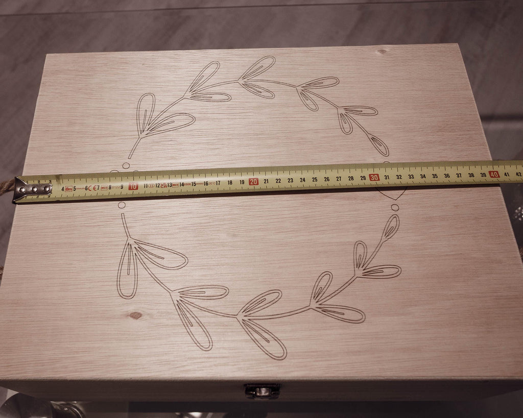 Cutie de Botez din Lemn Personalizată cu Gravură – 40 × 30 × 14 cm | Cutie Amintiri Bebeluș
