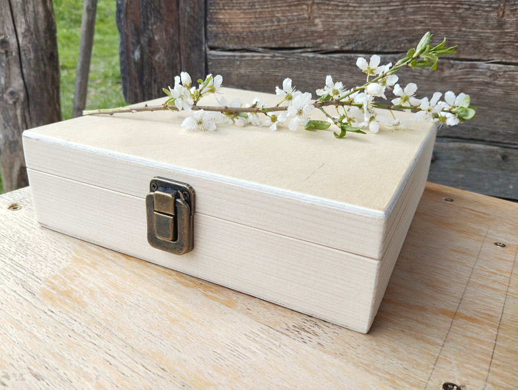 Cutie de lemn pentru depoziatre fotografii nunta ,botez(22x22x6 cm)