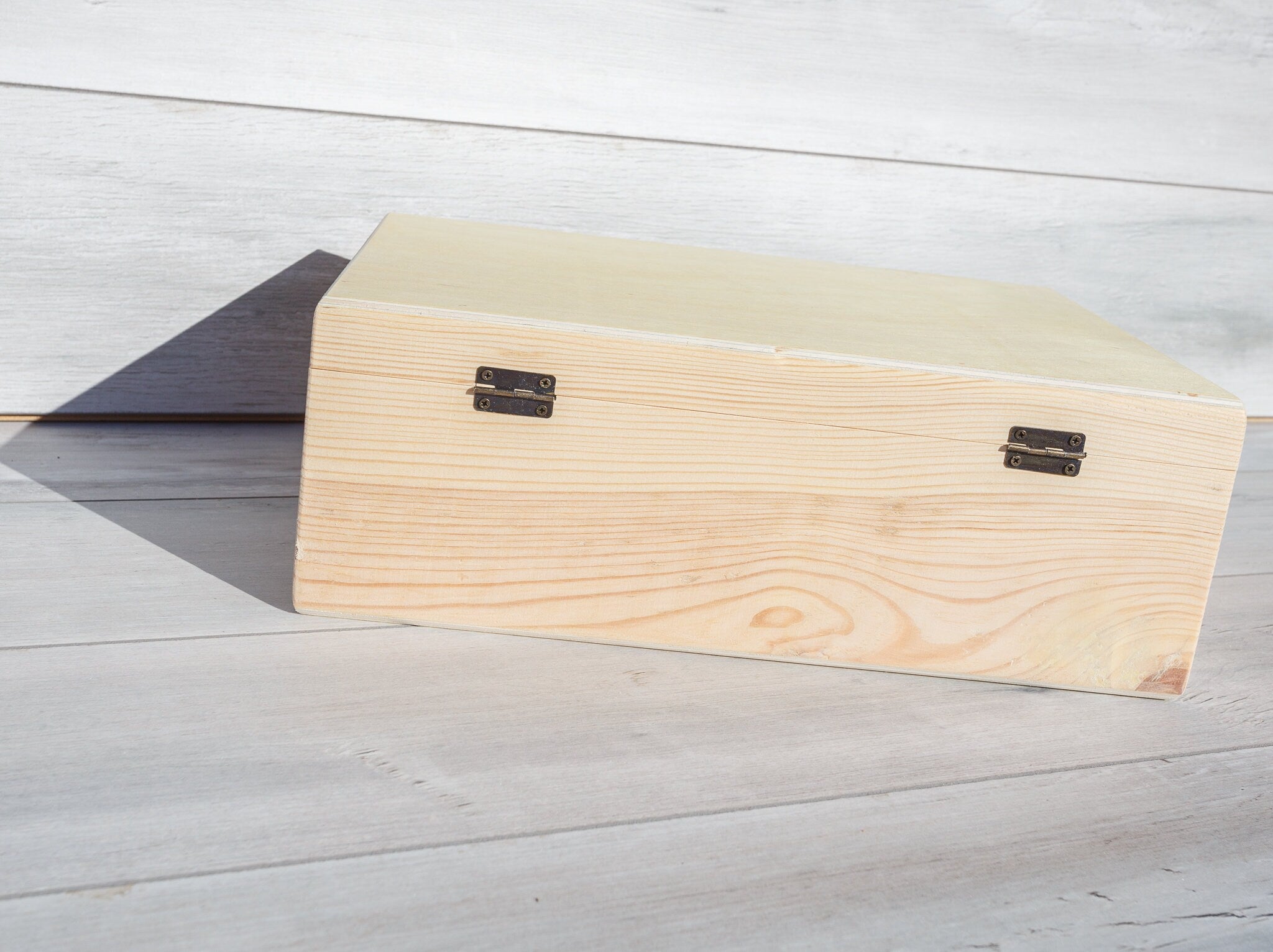 Cutie de lemn cu capac  (35x25x12 cm)