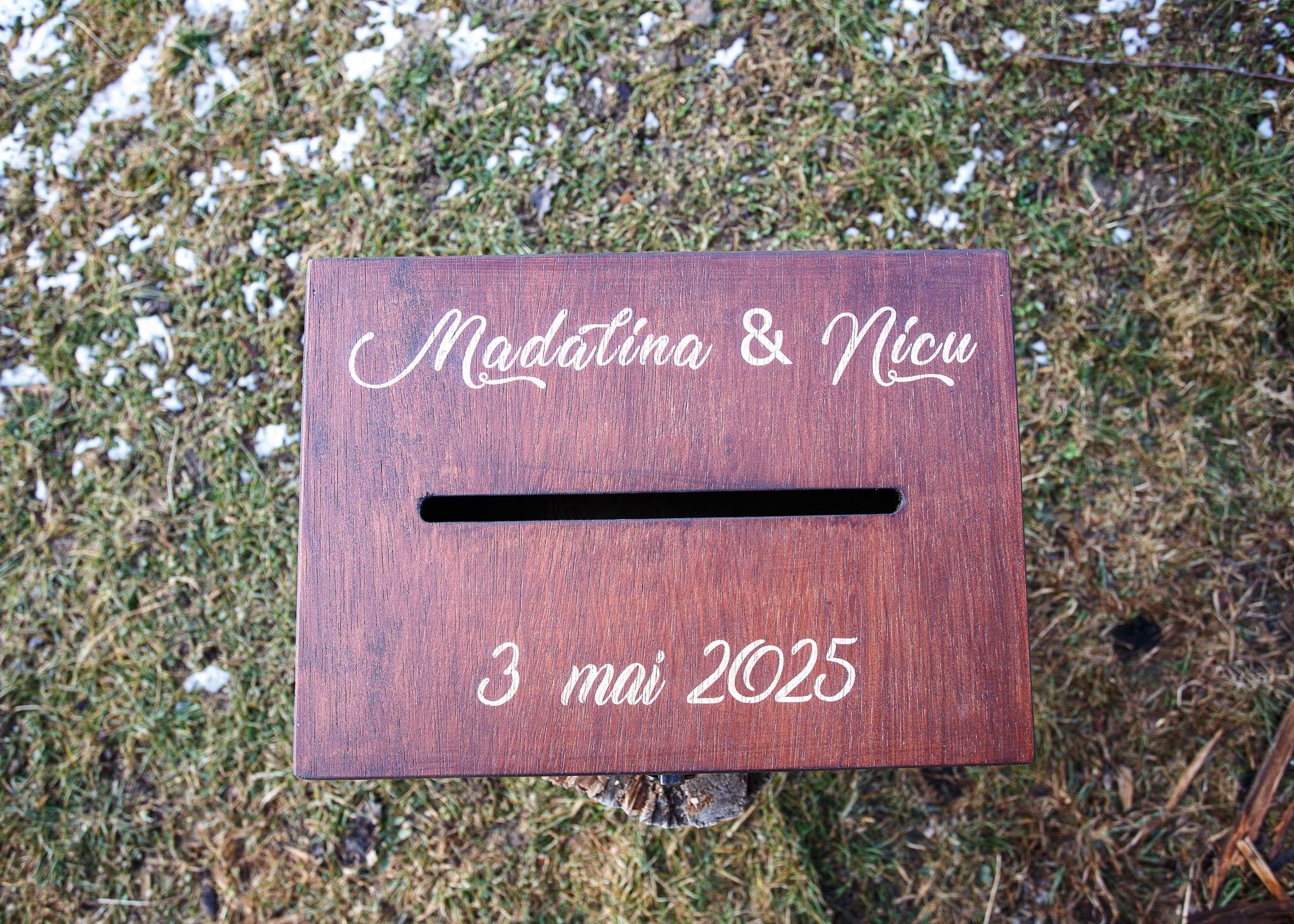 Cutie de Dar Handmade din Lemn – Gravură Personalizată 30x20x15 cm