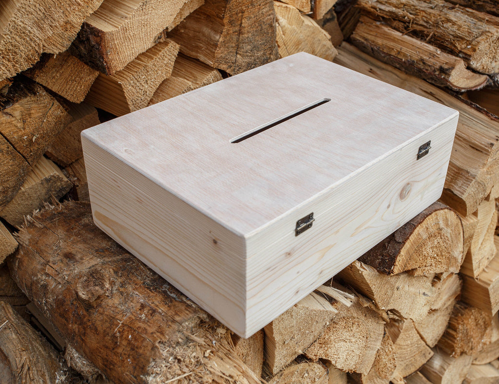 Cutie pentru Plicuri de Dar Nuntă din Lemn Natural – 35 × 25 × 12 cm – Personalizabilă prin Gravare