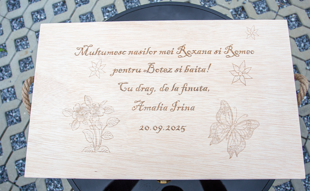 Cutie din lemn pentru trusou de botez – 50 × 30 × 14 cm