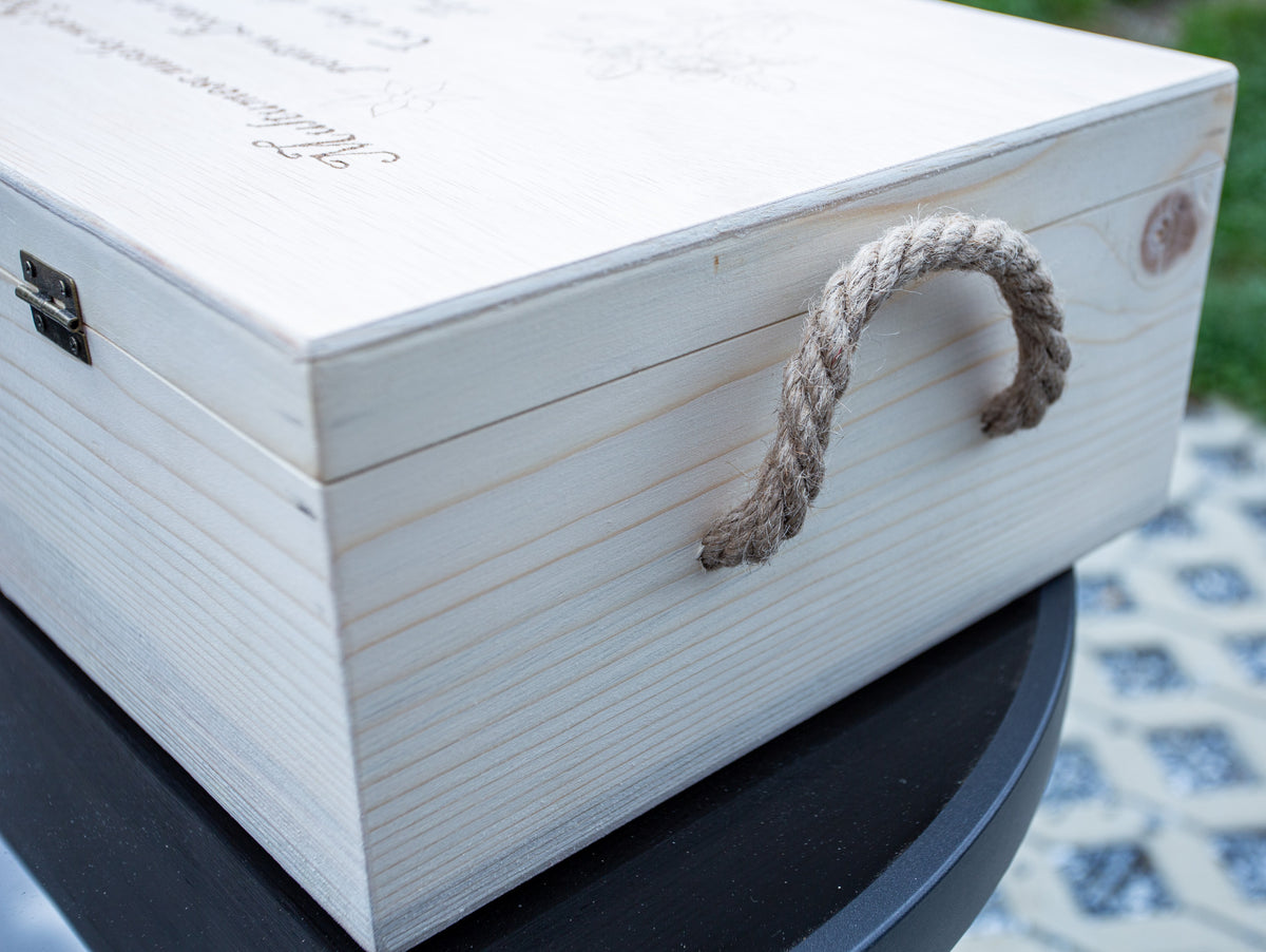 Cutie din lemn pentru trusou de botez – 50 × 30 × 14 cm