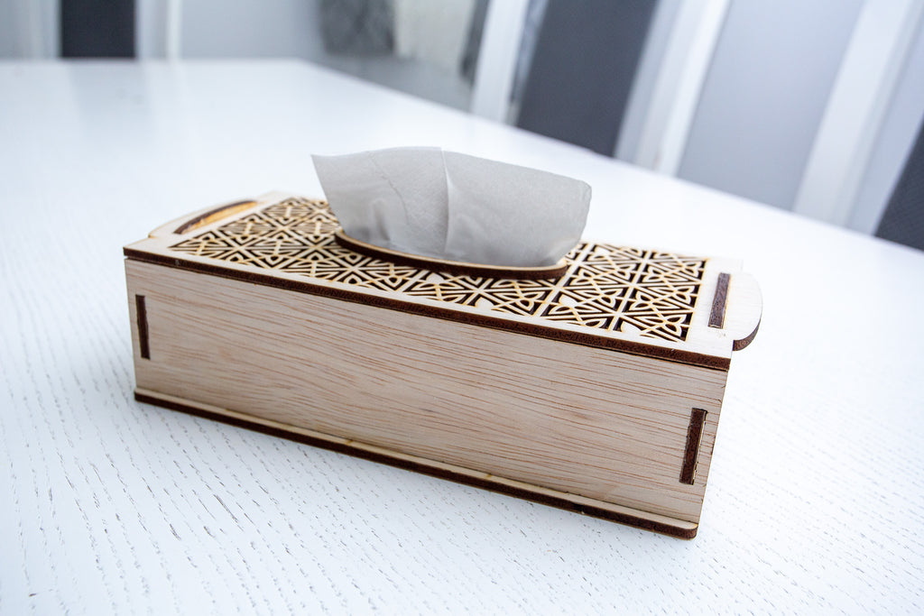 Cutie din Lemn pentru Șervețele cu Model Decorativ – Suport Elegant pentru Șervețele