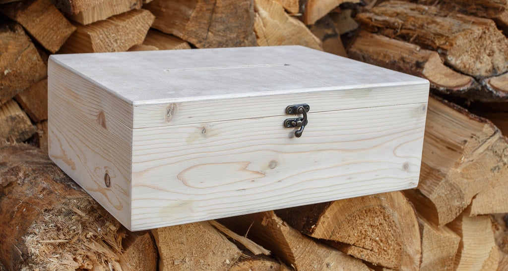 Cutie pentru Plicuri de Dar Nuntă din Lemn Natural – 35 × 25 × 12 cm – Personalizabilă prin Gravare